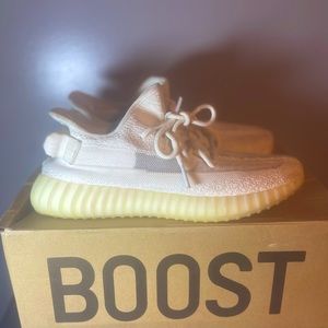 Yeezy size 9.5